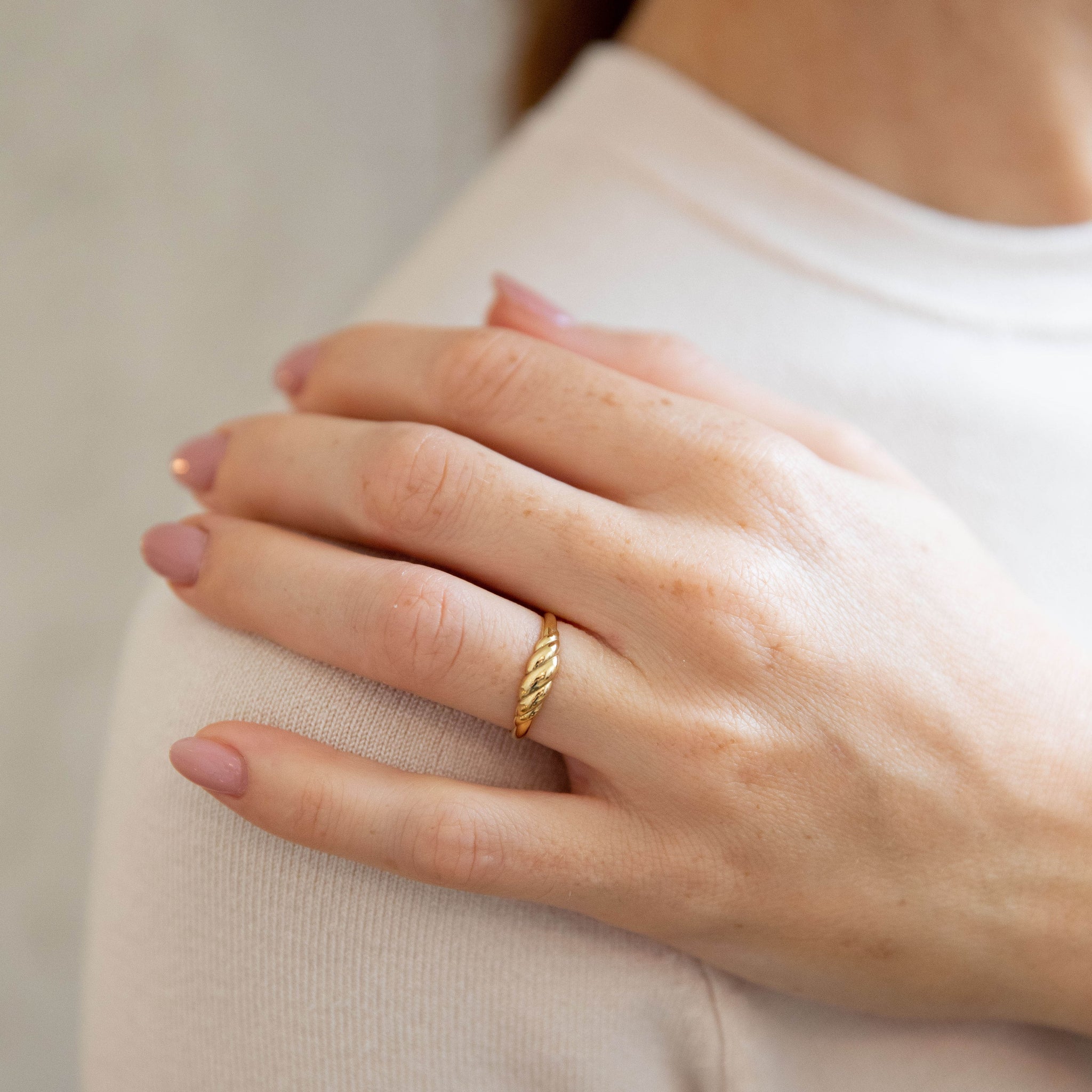 Nora ring